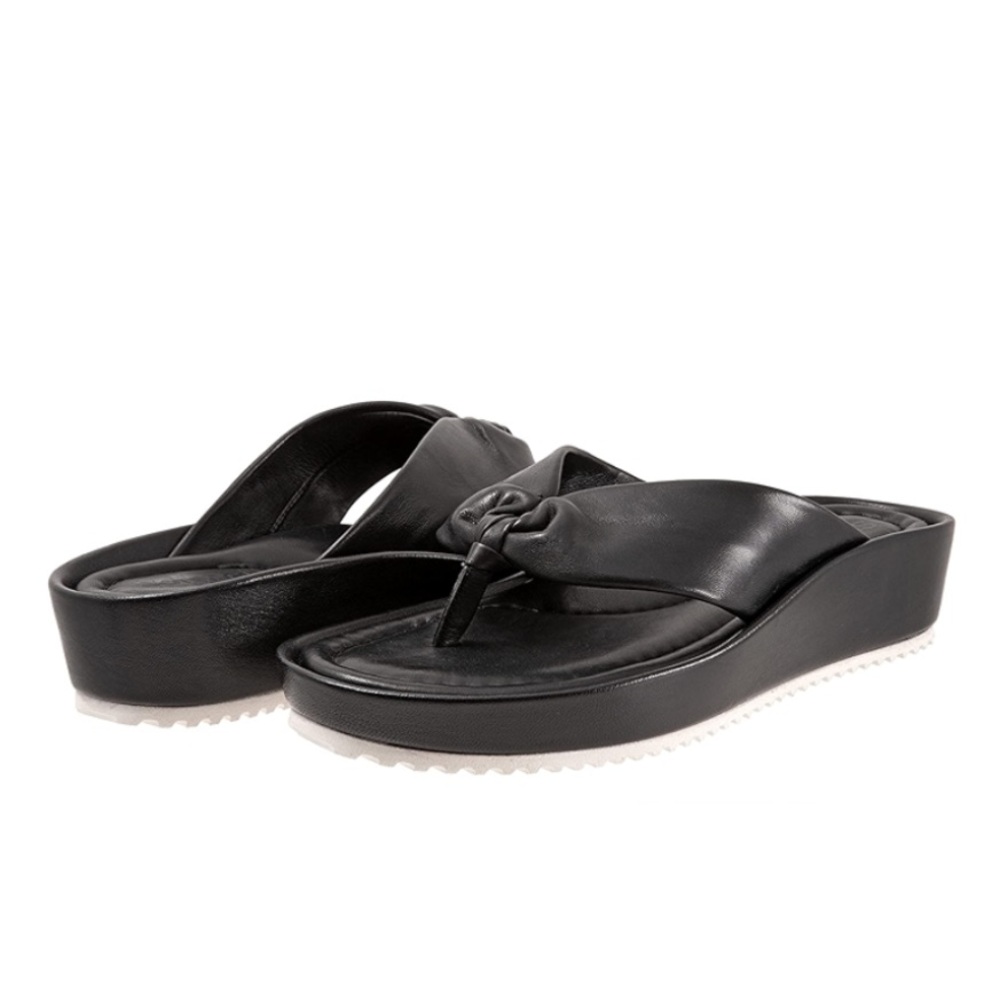 SoftWalk Eliza S2220-001 Black Leather Flip-Flops Slipper Sandals, sz 8W